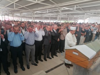 Başkan Sezer’in  kardeş acısı