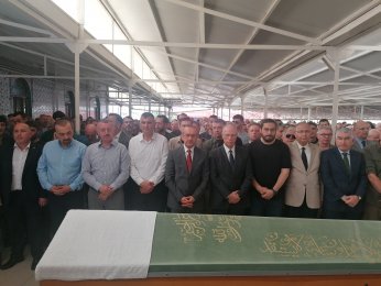 Başkan Sezer’in  kardeş acısı