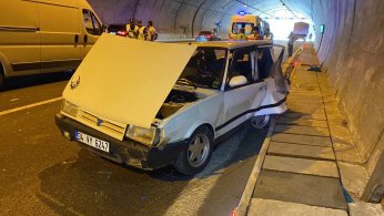 Arızalanan otomobile tır çarptı: 6 yaralı