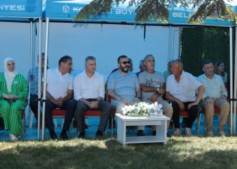 Halıdere’de bal hasadı şenliği