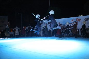 Gölcük’te Kafkas folklorü rüzgarı