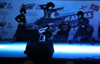 Gölcük’te Kafkas folklorü rüzgarı