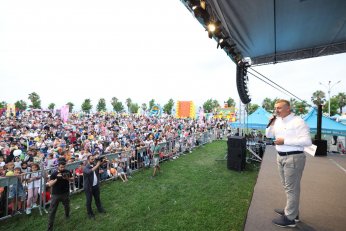 ‘Çocuklar mutluysa  biz de mutluyuz’