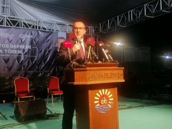 Deprem şehitleri dualarla anıldı