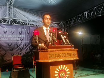 Deprem şehitleri dualarla anıldı