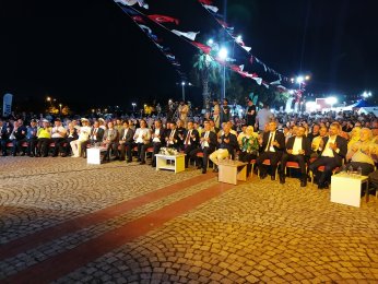 Deprem şehitleri dualarla anıldı