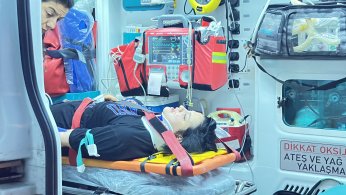 Ticari taksi ile otomobil çarpıştı: 3 yaralı