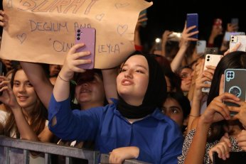 Buray, müzik dolu bir gece yaşattı