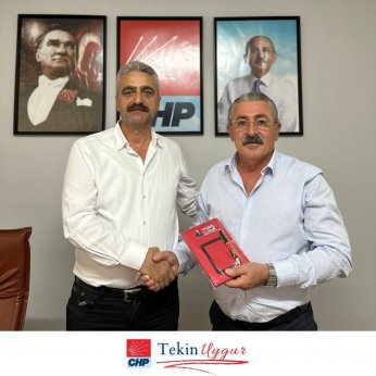 Tekin Uygur, ilçe ilçe dolaşıyor 