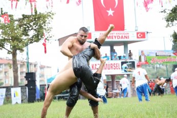 Karamürsel Güreşleri Kırkpınar’ı aratmadı