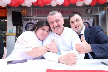 Başkan, özel çocukları TOGG ile tura çıkardı