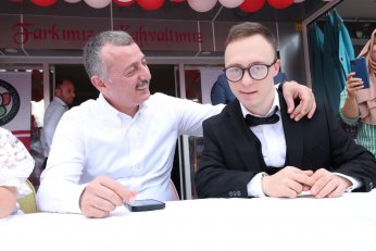 Başkan, özel çocukları TOGG ile tura çıkardı