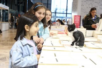 Kitap fuarında dev kadro