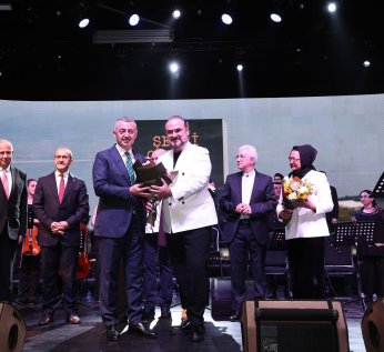 Kitap fuarına görkemli açılış