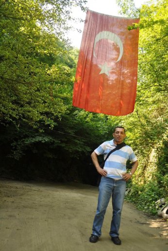 Emekli uzman çavuşun katlettiği eşi ve oğlu toprağa verildi