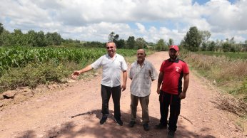 Büyükşehirle çiftçinin yolu hep açık