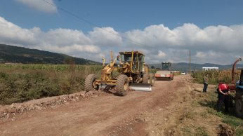 Büyükşehirle çiftçinin yolu hep açık