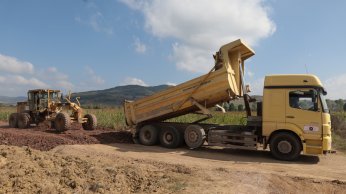 Büyükşehirle çiftçinin yolu hep açık