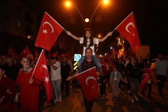 Gölcük’te fener alayı coşkusu