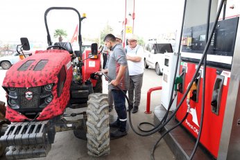 Çiftçiler mazot kartları ile depolarını dolduruyor