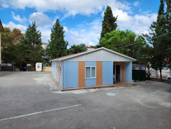 Sezer, okullardaki çalışmaları inceledi