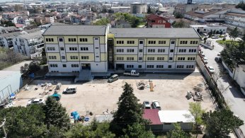 Sezer, okullardaki çalışmaları inceledi