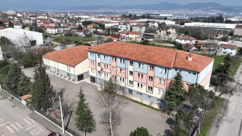 Sezer, okullardaki çalışmaları inceledi