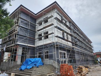 Sezer, okullardaki çalışmaları inceledi