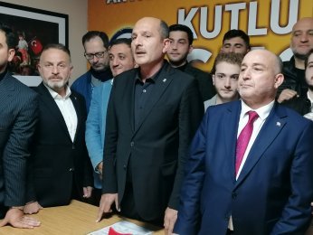 ‘İsimler gelip geçici, önemli olan davadır’