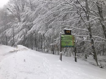 Eriklitepe beyaz örtüyle kaplandı