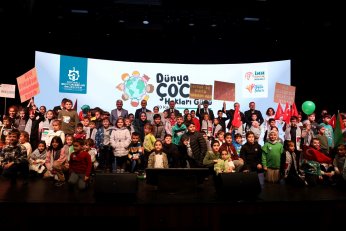 Büyükakın, ‘Batı, üç maymunu oynuyor’