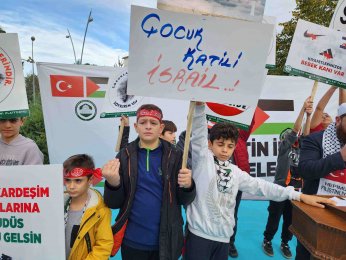 Gölcük’te binlerce kişi Filistin için yürüdü