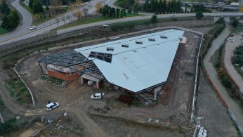 Yeni terminalde çatı imalatı tamam