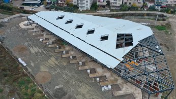Yeni terminalde çatı imalatı tamam