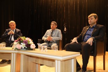 Körfez'de muhteşem söyleşi