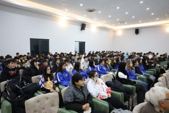 Erdoğan Arıkan ,Derince’de gençlerle buluştu