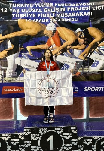 Körfezli yüzücülerden yeni şampiyonluklar 