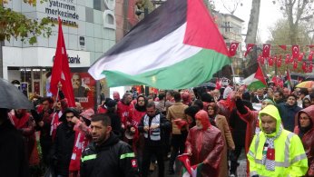 Yağmur altında Filistin için tek yürek oldular