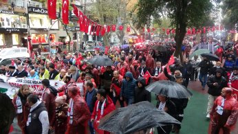 Yağmur altında Filistin için tek yürek oldular