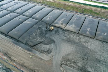 200 bin metreküp dip çamuru çekildi