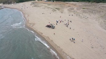 Dere, deniz ve kıyılardan 49 kamyon katı atık