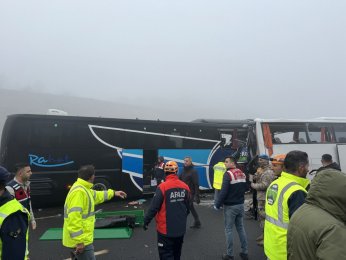 Zincirleme kazada 10 kişi öldü, 57 kişi yaralandı