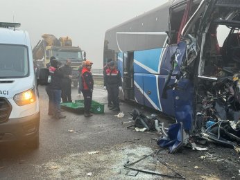 Zincirleme kazada 10 kişi öldü, 57 kişi yaralandı