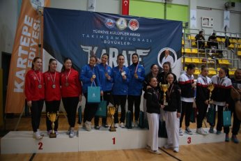 Kağıtspor yine zirvede