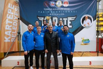 Kağıtspor yine zirvede