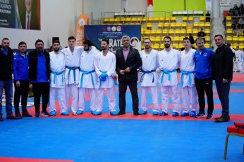 Kağıtspor yine zirvede