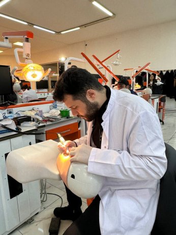 Geleceğin sağlıkçılarına yapay zeka dersi