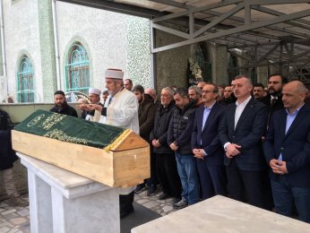 Kars’taki kazada ölen iki kişi Kocaeli’de toprağa verildi