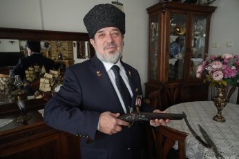 Kıbrıs gazisi, evini adeta müzeye çevirdi