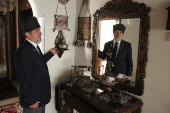 Kıbrıs gazisi, evini adeta müzeye çevirdi